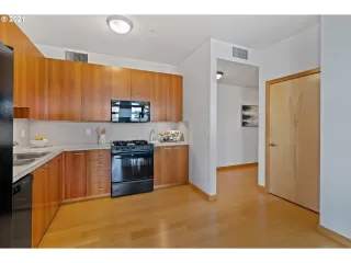 Photo #4: 21289602 Listing