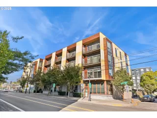 Photo #1: 212906726 Listing