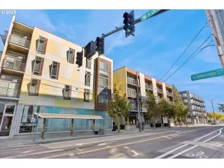 Photo #2: 212906726 Listing