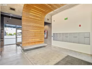 Photo #5: 212906726 Listing