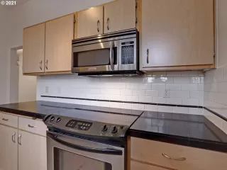 Photo #6: 21291067 Listing