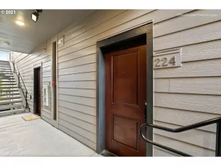 Photo #2: 21291190 Listing