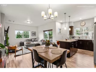 Photo #4: 21291190 Listing