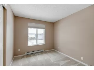 Photo #5: 21291592 Listing