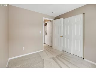 Photo #6: 21291592 Listing