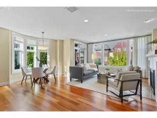 Photo #4: 21291766 Listing