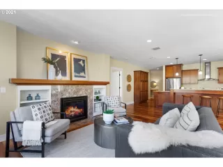 Photo #6: 21291766 Listing