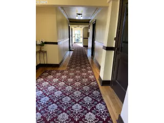 Photo #5: 21291799 Listing