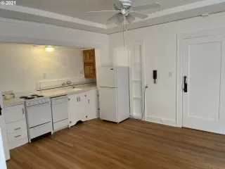 Photo #6: 21291799 Listing