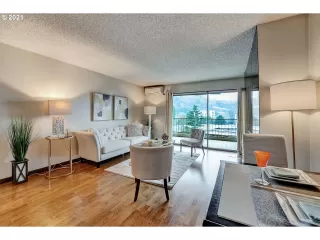 Photo #4: 21291827 Listing