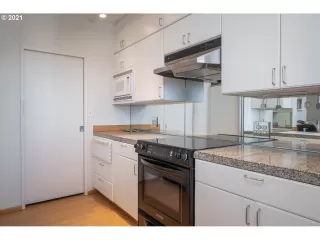 Photo #5: 21291866 Listing 