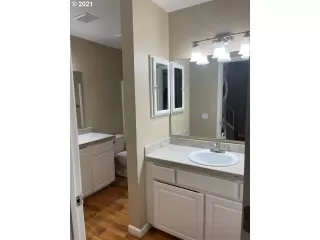 Photo #4: 21292255 Listing