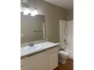 Photo #5: 21292255 Listing