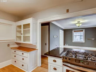 Photo #5: 21292469 Listing