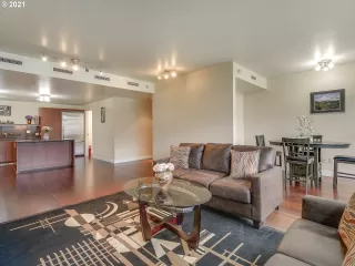 Photo #4: 21292602 Listing 