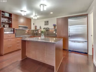 Photo #6: 21292602 Listing 