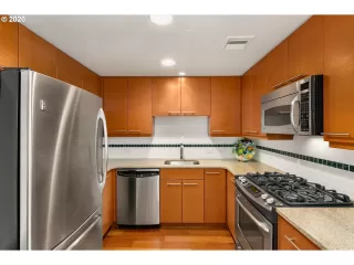 Photo #6: 21293245 Listing