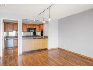 Photo #3: 21294426 Listing