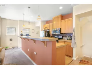 Photo #5: 21294471 Listing