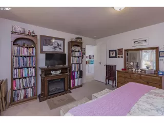 Photo #4: 21294706 Listing