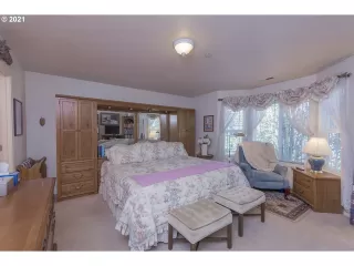 Photo #5: 21294706 Listing