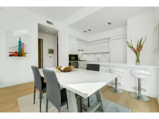 Photo #4: 21294766 Listing