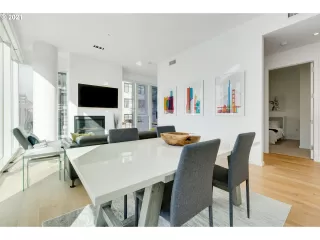 Photo #5: 21294766 Listing