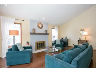 Photo #4: 21295701 Listing 