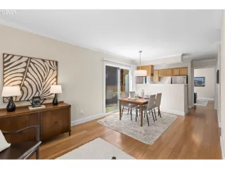 Photo #3: 21295925 Listing