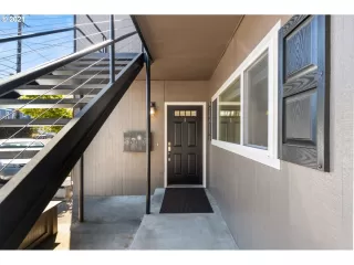 Photo #4: 21295925 Listing