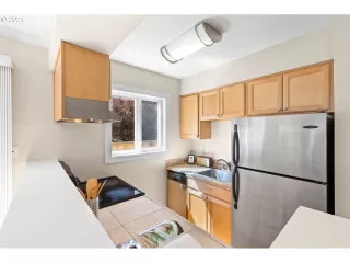 Photo #5: 21295925 Listing