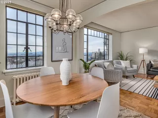 Photo #5: 21296708 Listing