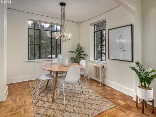 Photo #6: 21296708 Listing