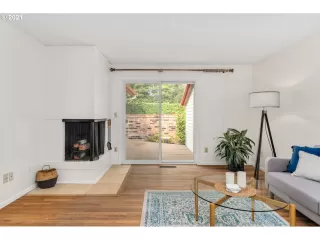 Photo #4: 21297103 Listing 