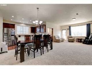 Photo #5: 21297361 Listing