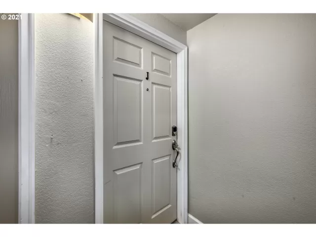 MLS: 21297682 Condo For Sale