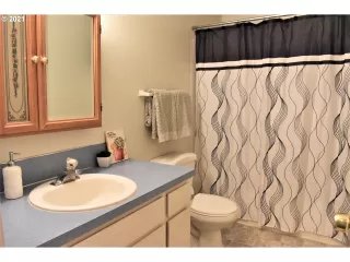 Photo #2: 21298655 Listing