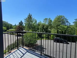 Photo #5: 21299066 Listing