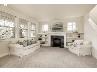Photo #6: 21299100 Listing