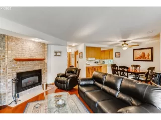 Photo #5: 21299238 Listing 