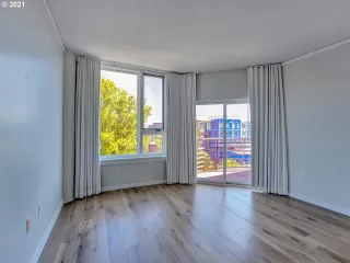 Photo #3: 21299260 Listing