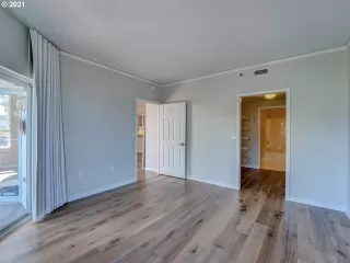 Photo #4: 21299260 Listing