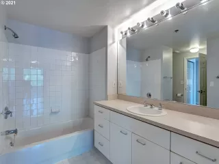 Photo #6: 21299260 Listing