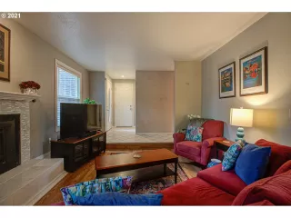 Photo #4: 21299362 Listing