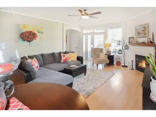 Photo #2: 21299546 Listing