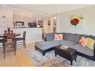 Photo #3: 21299546 Listing