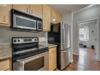 Photo #5: 21299719 Listing