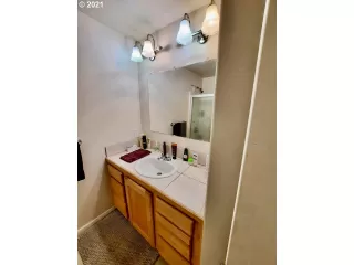 Photo #6: 21299756 Listing