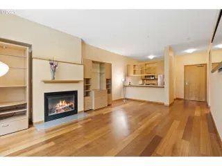 Photo #6: 21300025 Listing