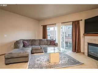 Photo #2: 21300593 Listing